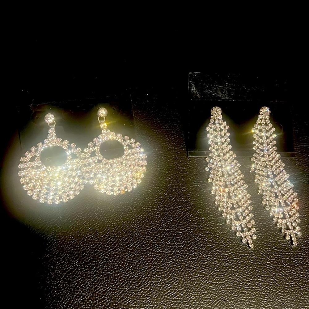 Rhinestone hanging earrings 2 pairs